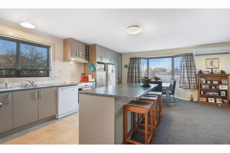 Photo of property in 11 Quebec Place, Wainoni, Christchurch, 8061