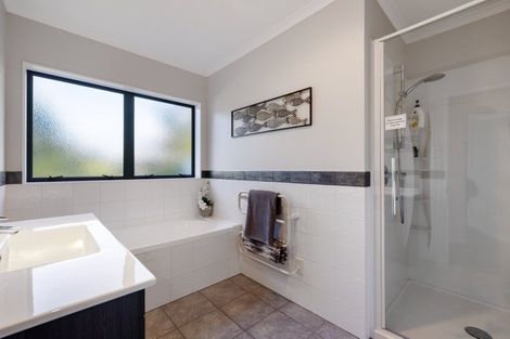 Photo of property in 37 Canon Road, Tanners Point, Katikati, 3170