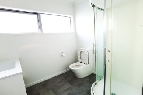 Photo of property in 9 Lisa Rise, Half Moon Bay, Auckland, 2012