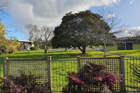Photo of property in 2/8 The Esplanade, Eastern Beach, Auckland, 2012