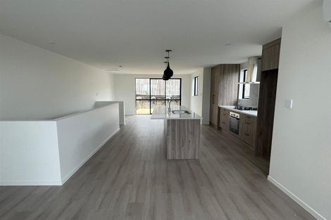 Photo of property in 20b Crestview Rise, Papakura, 2110