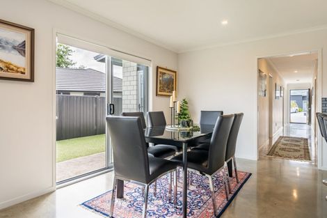 Photo of property in 14 Passchendaele Grove, Trentham, Upper Hutt, 5018