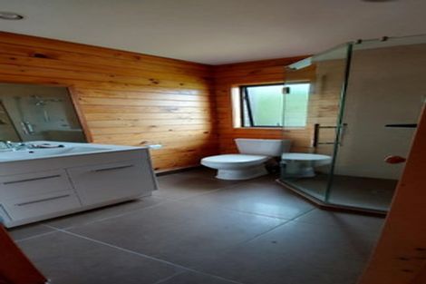 Photo of property in 2/46 Sunnynook Road, Sunnynook, Auckland, 0620