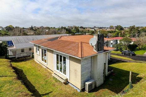 Photo of property in 7 Wiremu Place, Blagdon, New Plymouth, 4310