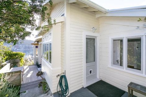 Photo of property in 11 Mcintyre Avenue, Mount Victoria, Wellington, 6011