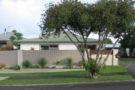 Photo of property in 1/4 Chip Grove, Sunnyhills, Auckland, 2010
