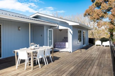 Photo of property in 1 Awarua Crescent, Havelock North, 4130