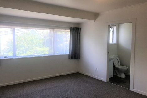 Photo of property in 936 East Coast Road, Northcross, Auckland, 0630