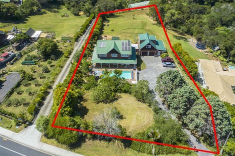 Photo of property in 1141 Whangaparaoa Road, Tindalls Beach, Whangaparaoa, 0930