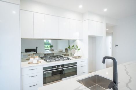 Photo of property in 9 Loveston Lane, Kelvin Grove, Palmerston North, 4470