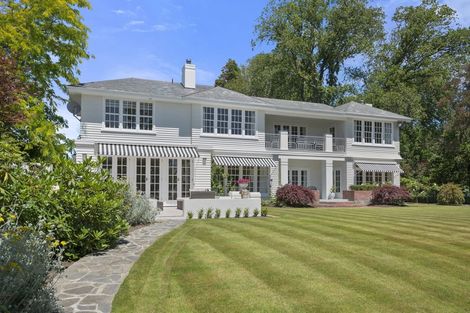 Photo of property in 122 Straven Road, Fendalton, Christchurch, 8014