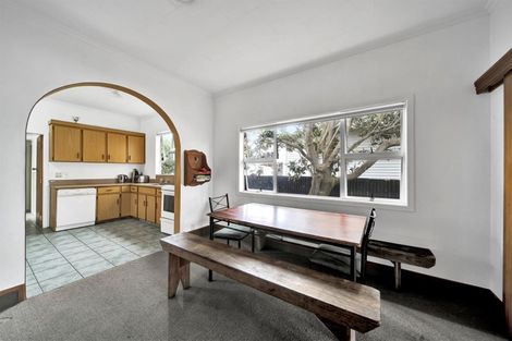 Photo of property in 223 Glover Road, Hawera, 4610