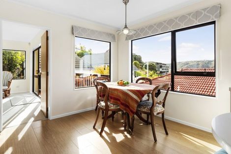 Photo of property in 2/378 Evans Bay Parade, Hataitai, Wellington, 6021