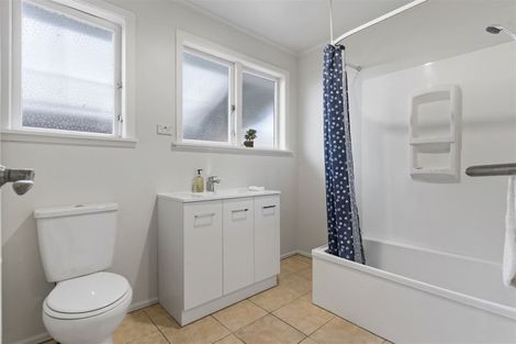 Photo of property in 3 Aeroview Drive, Beach Haven, Auckland, 0626