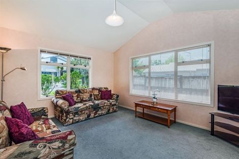 Photo of property in 7 Cinnabar Place, Westgate, Auckland, 0614