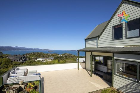Photo of property in 49a Maungaraki Road, Korokoro, Lower Hutt, 5012