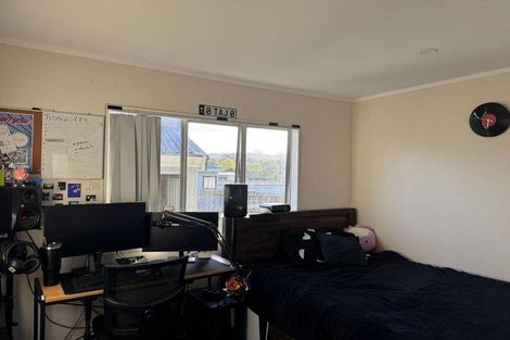 Photo of property in 15 Hinerau Street, Henderson, Auckland, 0612