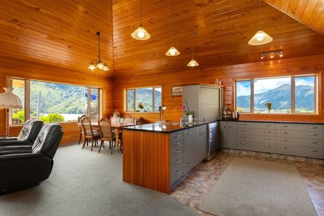 Photo of property in 888 Queen Charlotte Drive, Linkwater, Picton, 7281