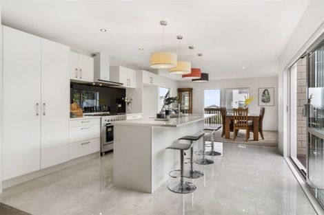 Photo of property in 23 Ravello Rise, Flat Bush, Auckland, 2019