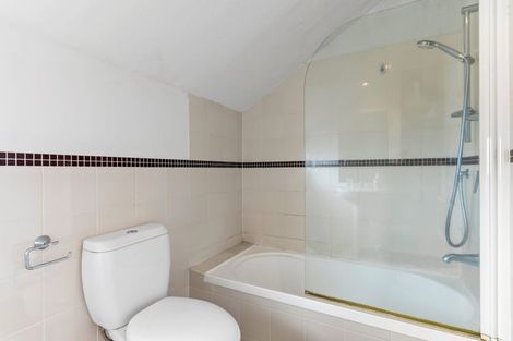 Photo of property in 3/64 Schnapper Rock Road, Schnapper Rock, Auckland, 0632