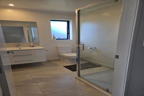 Photo of property in 9 Te Piriti Road, One Tree Point, 0118