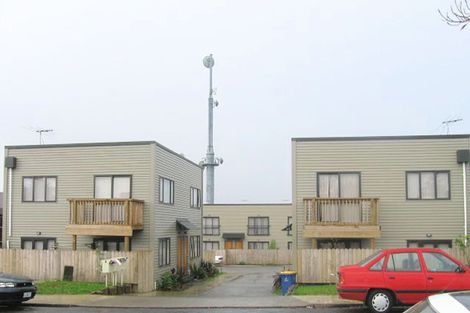 Photo of property in 6/5 Buscomb Avenue, Henderson, Auckland, 0610