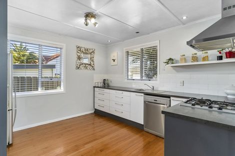 Photo of property in 15a Queen Road, Bellevue, Tauranga, 3110