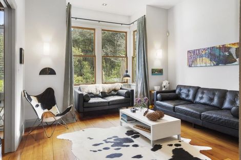 Photo of property in 43 Grove Road, Kelburn, Wellington, 6012