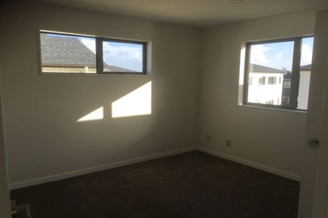 Photo of property in 39 Point View Drive, East Tamaki Heights, Auckland, 2016