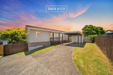 Photo of property in 2/6 Bundena Place, Clendon Park, Auckland, 2103