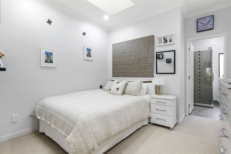 Photo of property in 16 Renlee Place, Shelly Park, Auckland, 2014