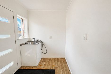 Photo of property in 43 Hallberry Road, Mangere East, Auckland, 2024
