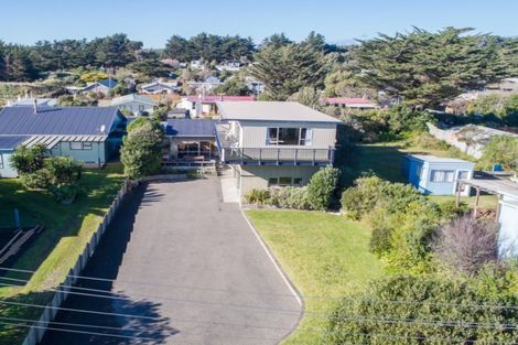 Photo of property in 20 Kent Avenue, Waitarere Beach, Levin, 5510