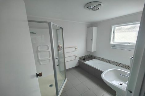 Photo of property in 247 Forrest Hill Road, Forrest Hill, Auckland, 0620