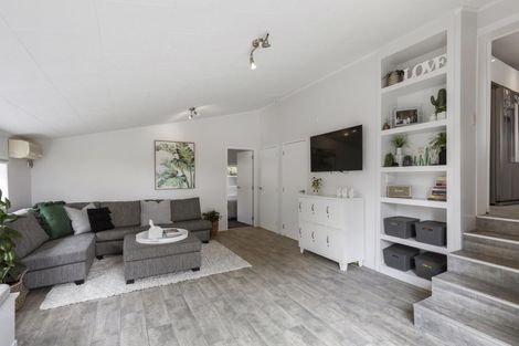 Photo of property in 22 Ashcroft Avenue, Mangere Bridge, Auckland, 2022