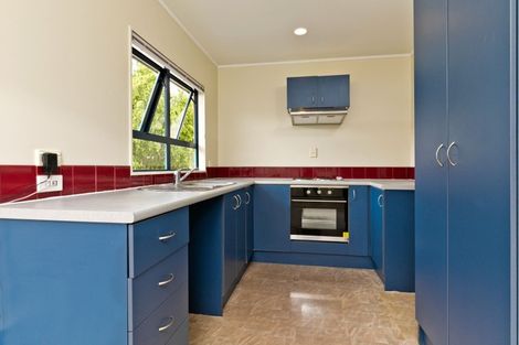 Photo of property in 12a Firle Place, Green Bay, Auckland, 0604