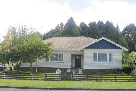 Photo of property in 100 Ngatai Street, Taumarunui, 3920