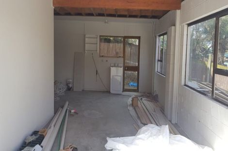 Photo of property in 71 Prince Regent Drive, Half Moon Bay, Auckland, 2012