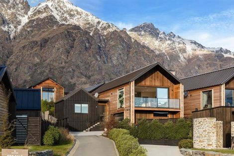 Photo of property in 39 Rannoch Drive, Jacks Point, Queenstown, 9371