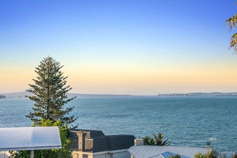 Photo of property in 1 Rangitoto View Road, Cockle Bay, Auckland, 2014