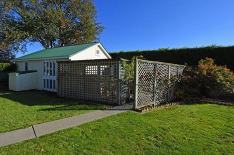 Photo of property in 16 Weld Street, Martinborough, 5711