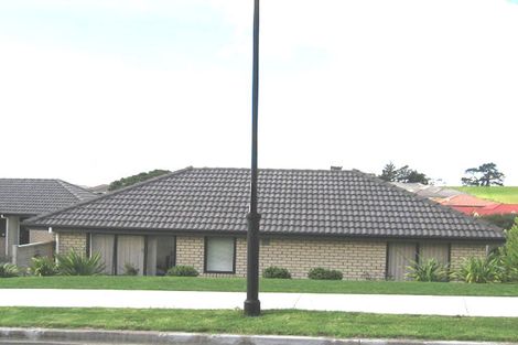 Photo of property in 18 Regents Park Place, Westgate, Auckland, 0614