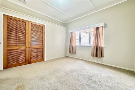 Photo of property in 10 Nicholson Avenue, Papatoetoe, Auckland, 2025