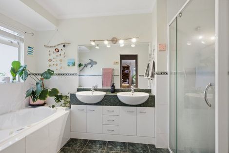 Photo of property in 5 Aranui Drive, Papamoa Beach, Papamoa, 3118