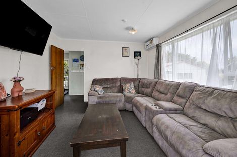 Photo of property in 9 Hughson Place, Opunake, 4616