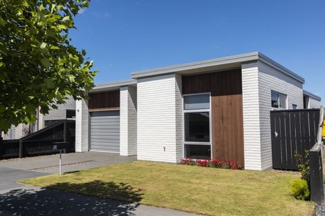 Photo of property in 16 Glen Rosa Lane, Broomfield, Christchurch, 8042