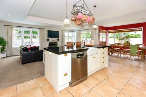 Photo of property in 55 Jeffreys Road, Fendalton, Christchurch, 8052