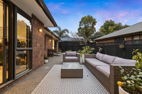 Photo of property in 15 Greig Place, Pukekohe, 2120