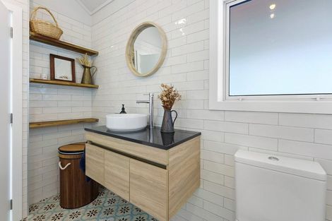 Photo of property in 175 Raumati Road, Raumati Beach, Paraparaumu, 5032