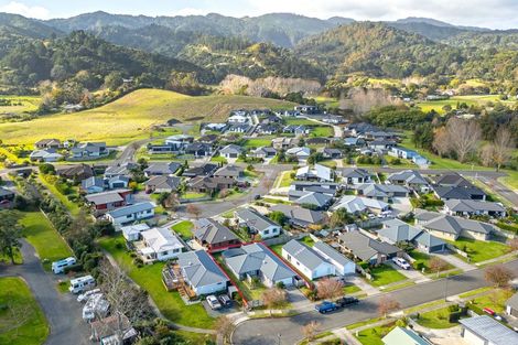 Photo of property in 80 Golden Shore Place, Coromandel, 3506